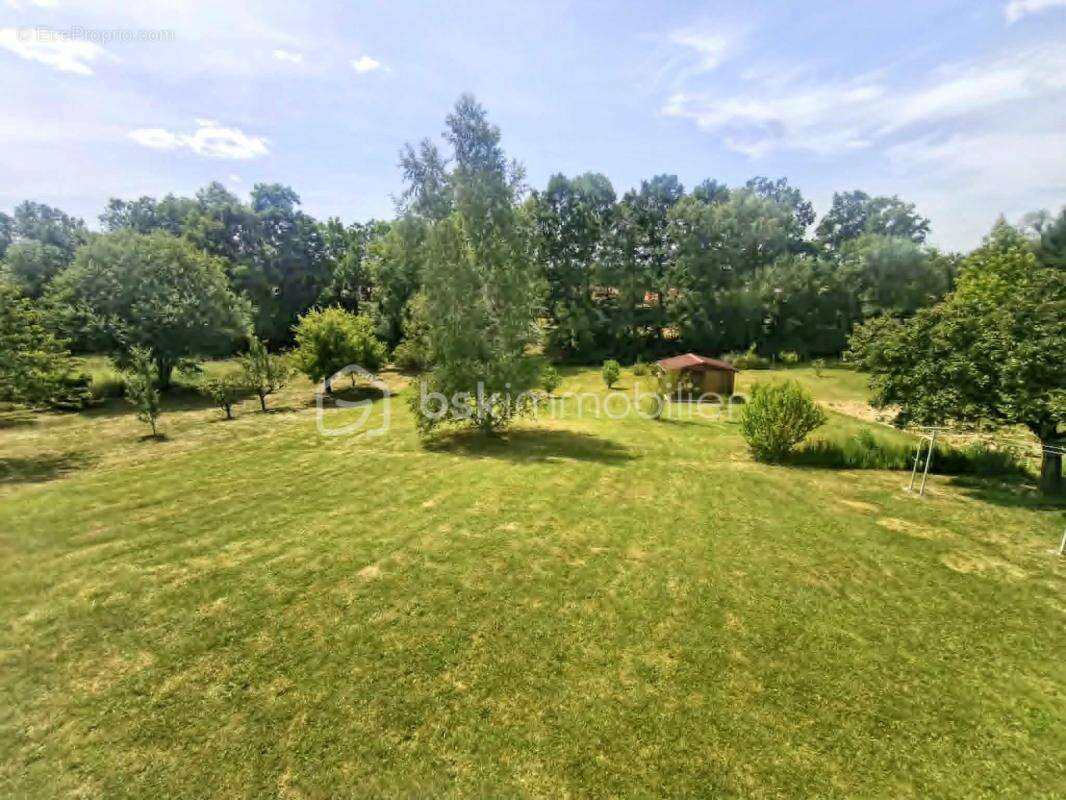 Maison familiale de 142 m² avec terrain arboré de 2 394 m², sous-sol complet et combles aménagés - photo 21