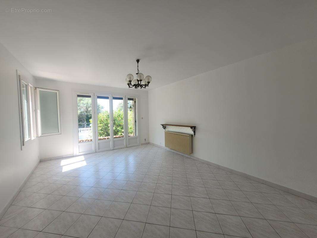 Maison à SIX-FOURS-LES-PLAGES