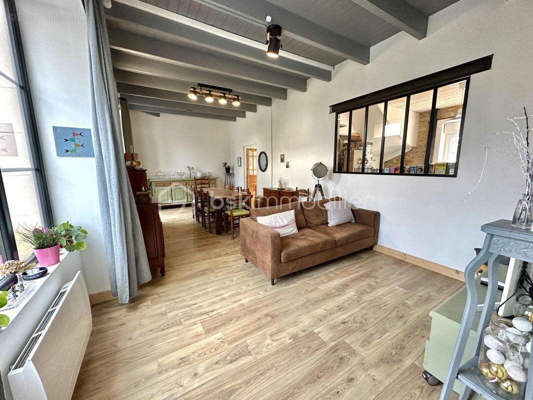 Pouldreuzic – propriété de caractère – 212 m² habitables – jusqu'à 290 m² de potentiel – 3 habitations possibles - photo 3