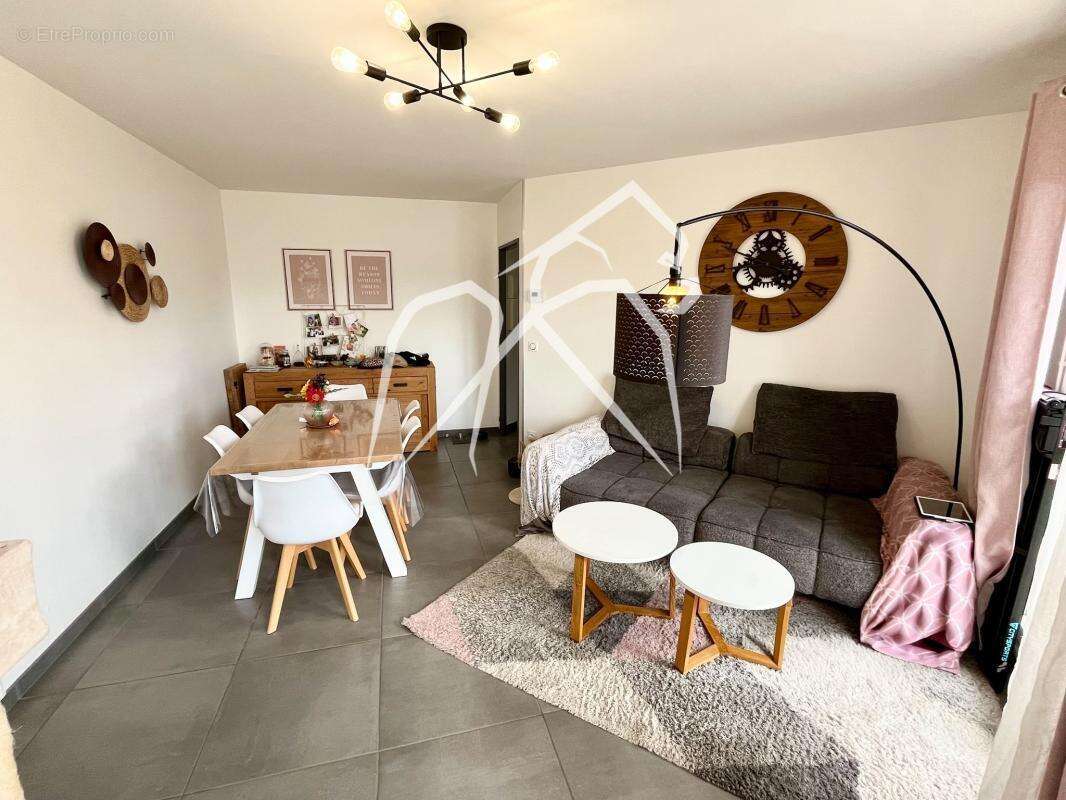 Appartement 3 pièces  63 m²  1er étage avec balcon  St Clément - Jardin des Plantes  76100 Rouen - photo 3