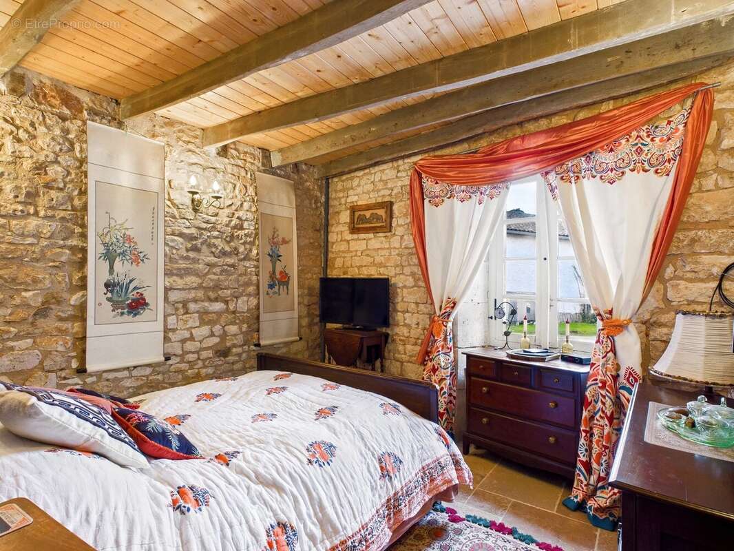 Maison à SAUZE-VAUSSAIS