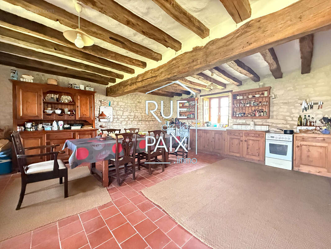 Maison à DERCE