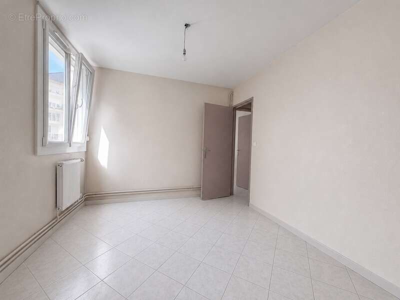 Appartement à SAINT-CYR-SUR-LOIRE