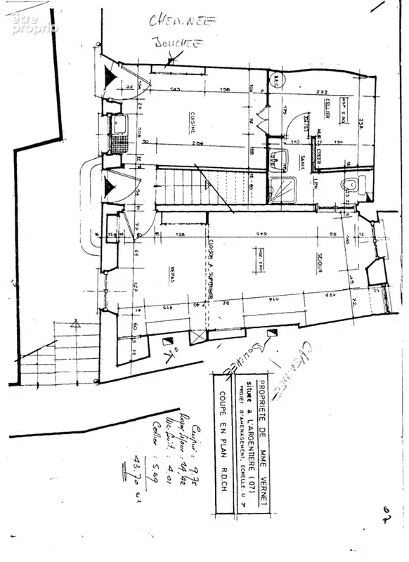Maison de ville - à rénover entièrement - tout à l'égout - 4 niveaux dont garage et pièces voûtées - bon toit - photo 10