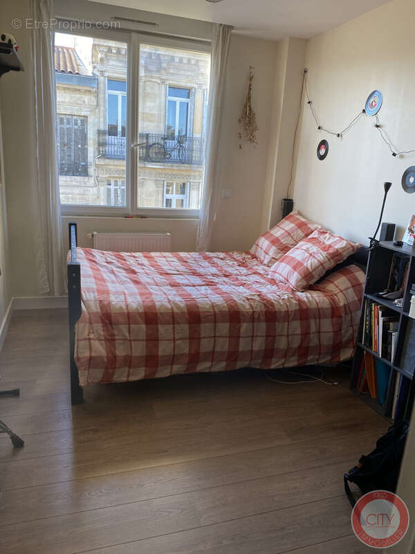 CHAMBRE  - Appartement à BORDEAUX
