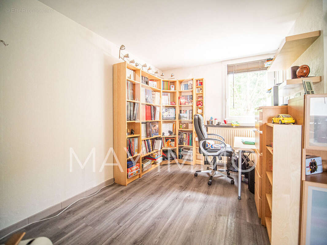 Appartement à LOGNES