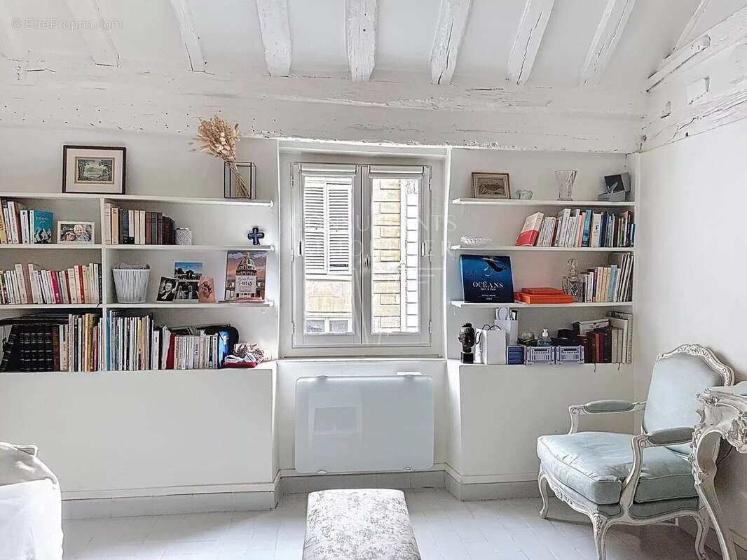 Appartement à PARIS-7E