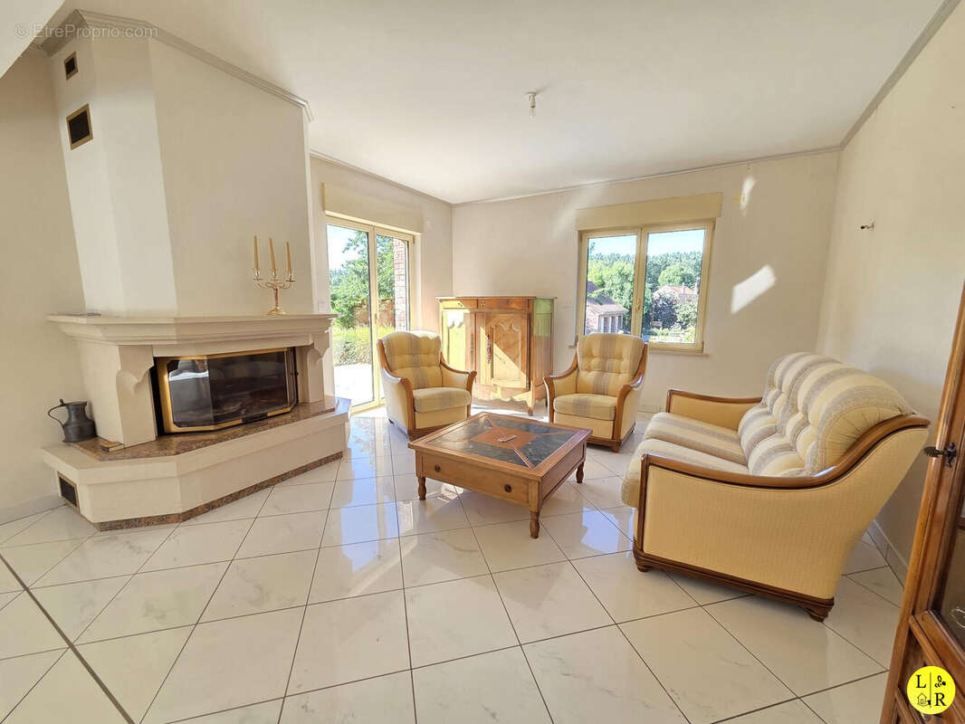 Maison 346 m² à Anzin-Saint-Aubin  - photo 7