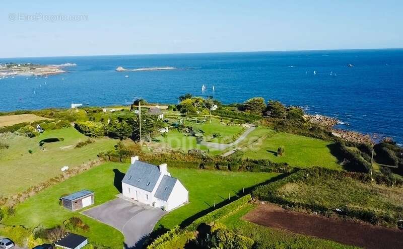 Maison à PLOUGUERNEAU