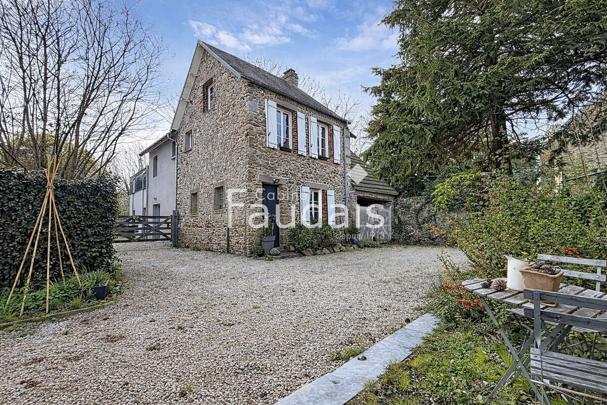 Maison à GOUVILLE-SUR-MER