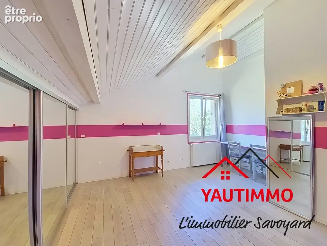 CRANVES-SALES   Maison 243 m2   Terrain 860 m2   5 chambres   Possibilité 2 appartements   Grand garage - photo 21