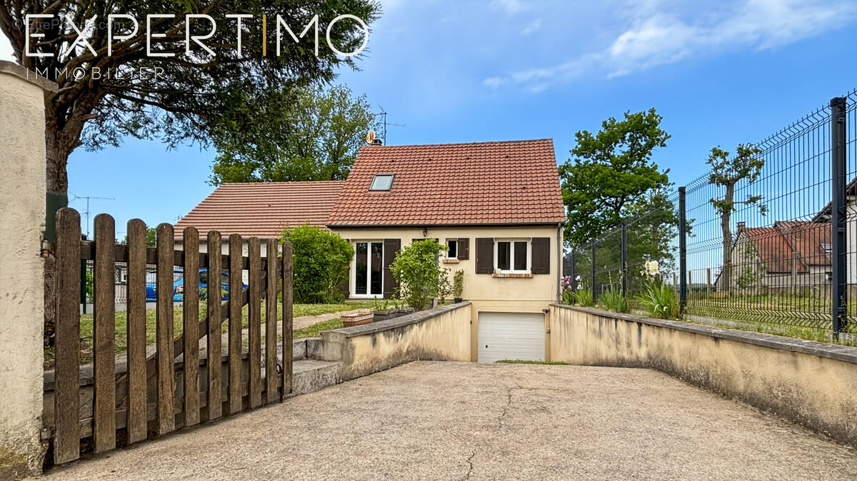 Maison à MORIGNY-CHAMPIGNY