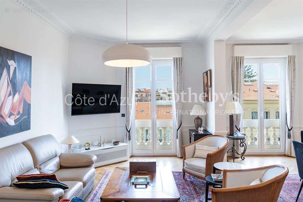 Nice Carré d'Or, appartement Belle Époque de 146 m² avec 4 chambres sur le boulevard Victor Hugo - photo 4