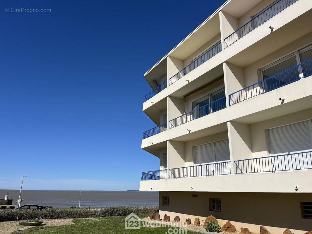 Studio situé dans une résidence . - Appartement à SAINT-MICHEL-CHEF-CHEF