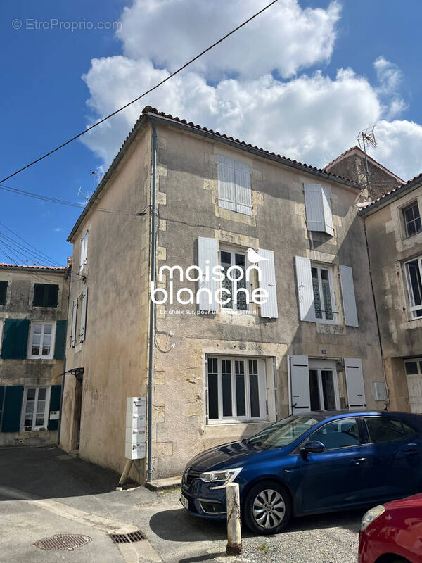 Appartement à SURGERES