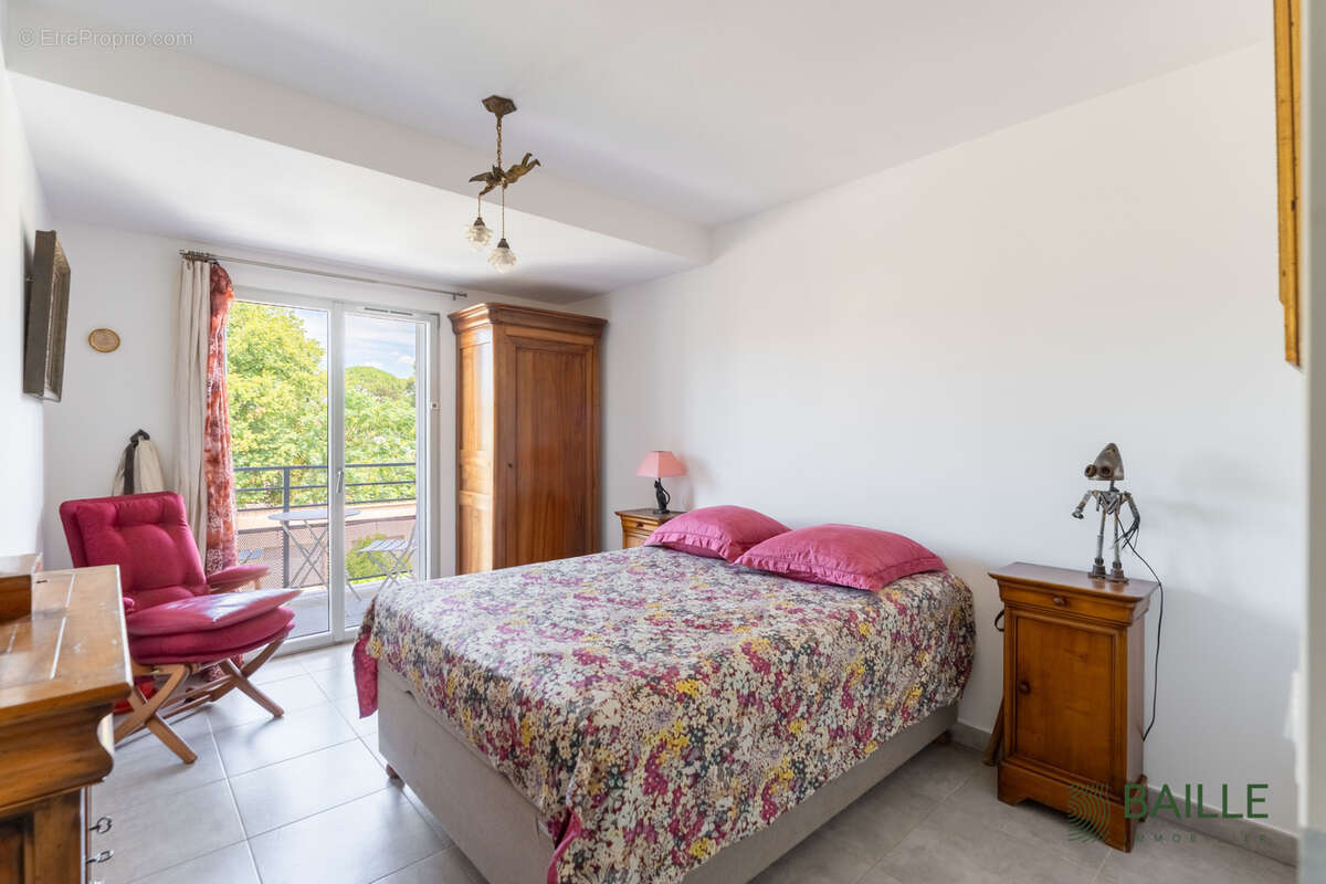 Appartement à SAINT-CYR-SUR-MER