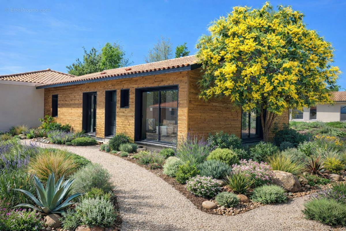 Terrain à SAINT-PIERRE-D'AURILLAC