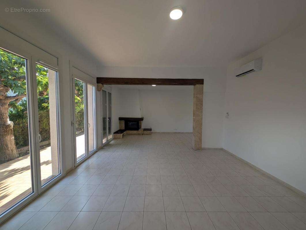 Maison 5 pièces À Vendre Pézenas - photo 2