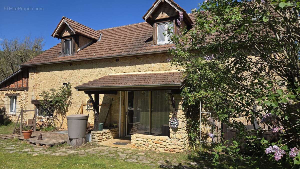 Maison principale - Maison à SAVIGNAC-DE-MIREMONT