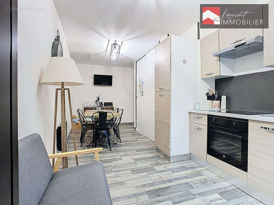 Maison à CHAVANNES-SUR-REYSSOUZE