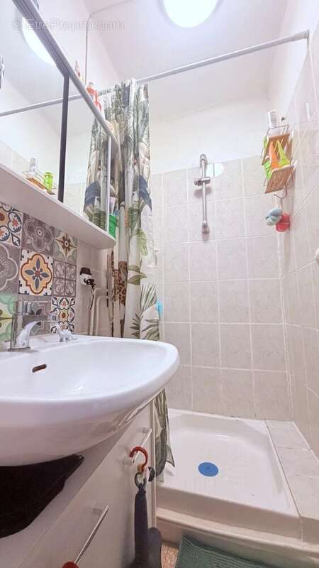 Appartement à POURRIERES