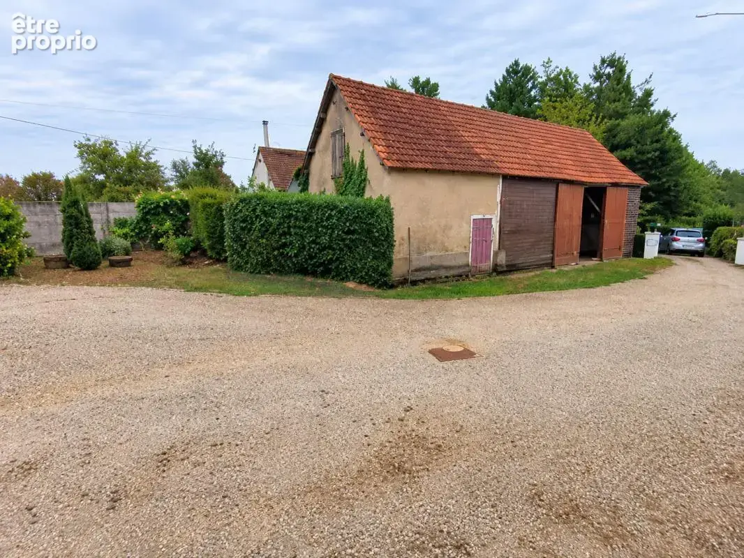 Fermette 111 m2 nombreuses dépendances  terrain 4 200 m2 - photo 9