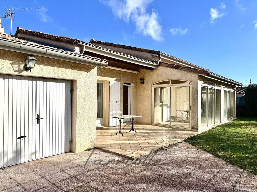 Maison à MONTELIMAR