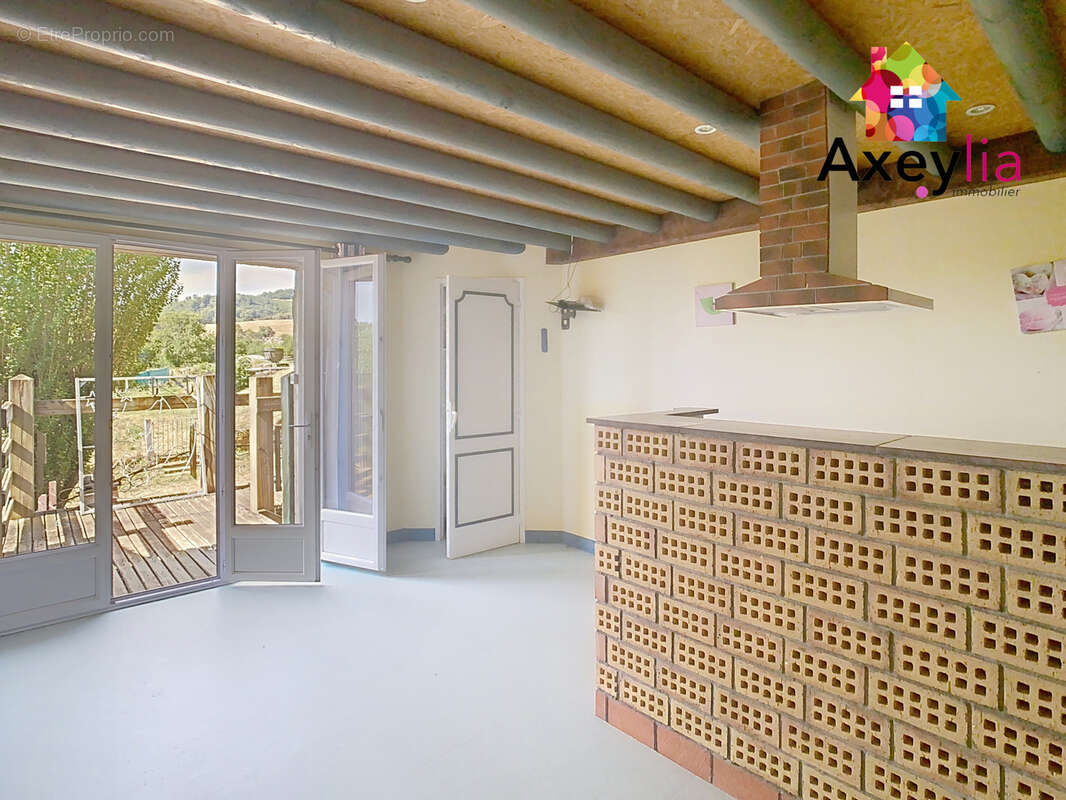 A vendre- secteur saint-bonnet-des-quarts- maison avec grange et dépendances sur terrain de 2110 m2 - photo 8
