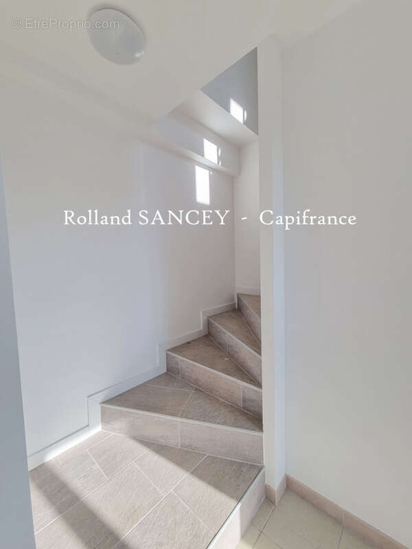 Appartement à RECHESY