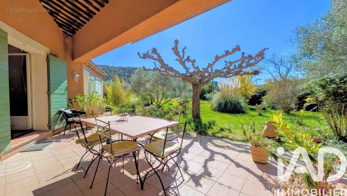 Photo 2 - Maison à SAINT-CYR-SUR-MER