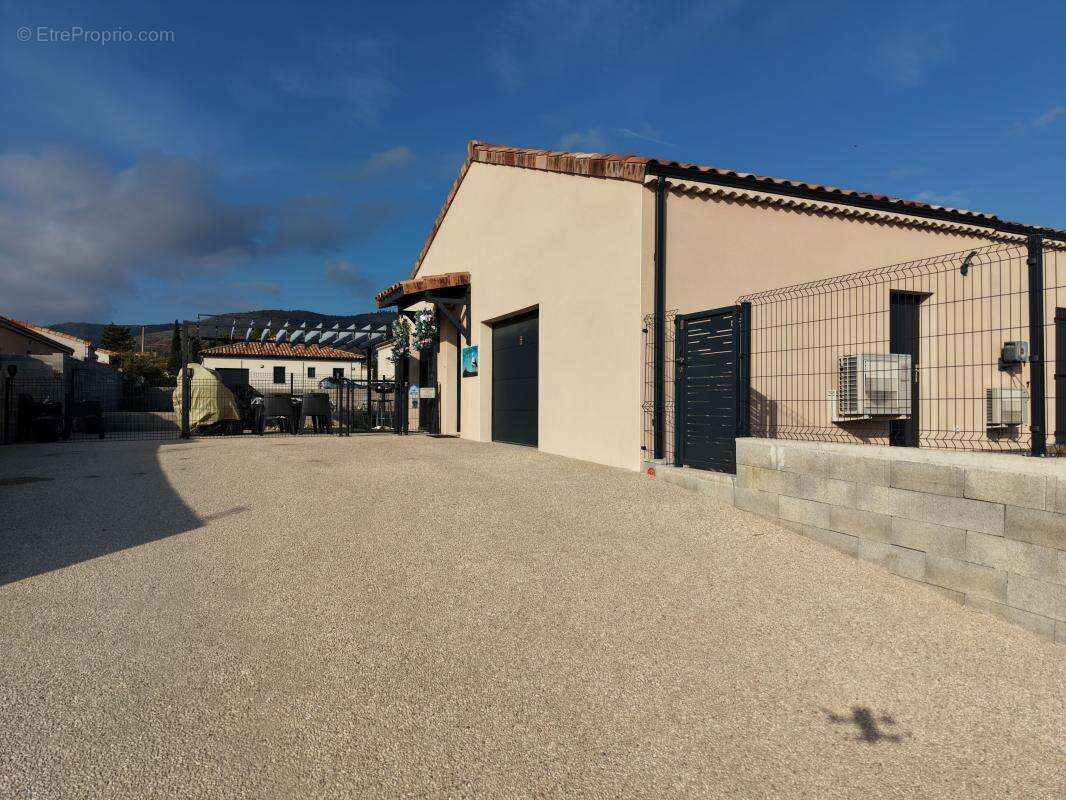 Maison à ALBA-LA-ROMAINE