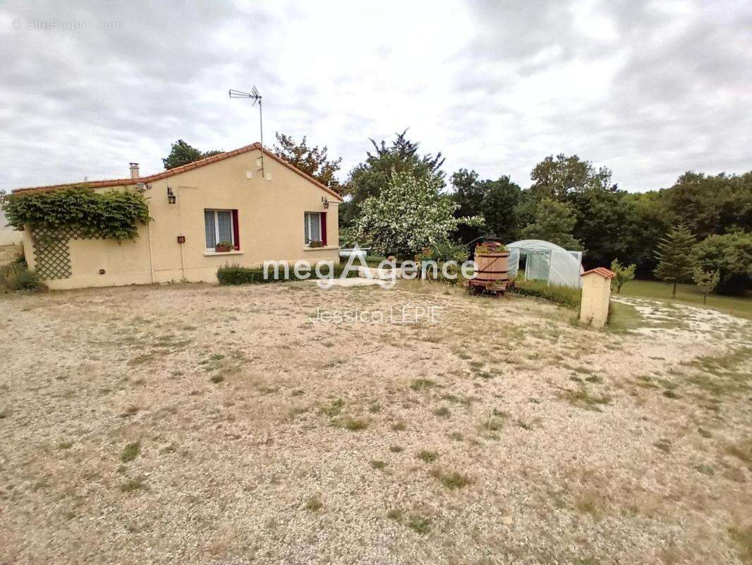 Maison à BEAUVOIR-SUR-NIORT