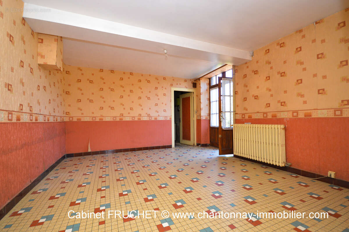 Maison à SAINT-PIERRE-DU-CHEMIN