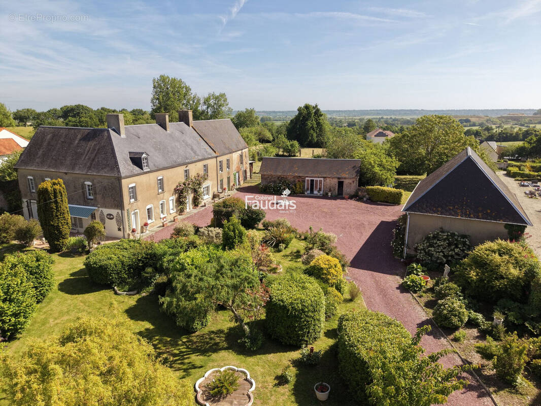 Maison à SAINT-JEAN-DE-DAYE