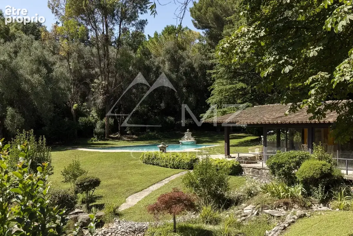 Mougins - Elegante et unique demeure au vieux village - photo 2