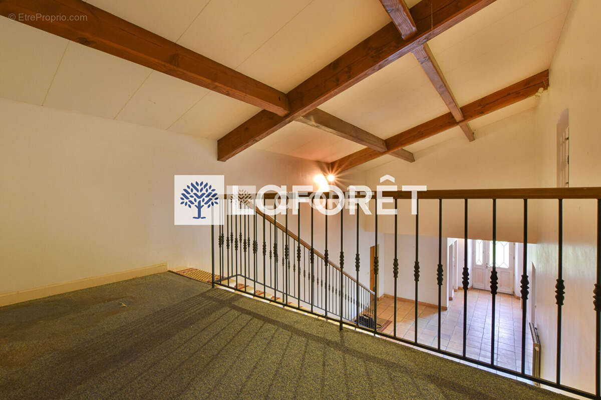 Maison à SAINT-GENIS-DE-SAINTONGE