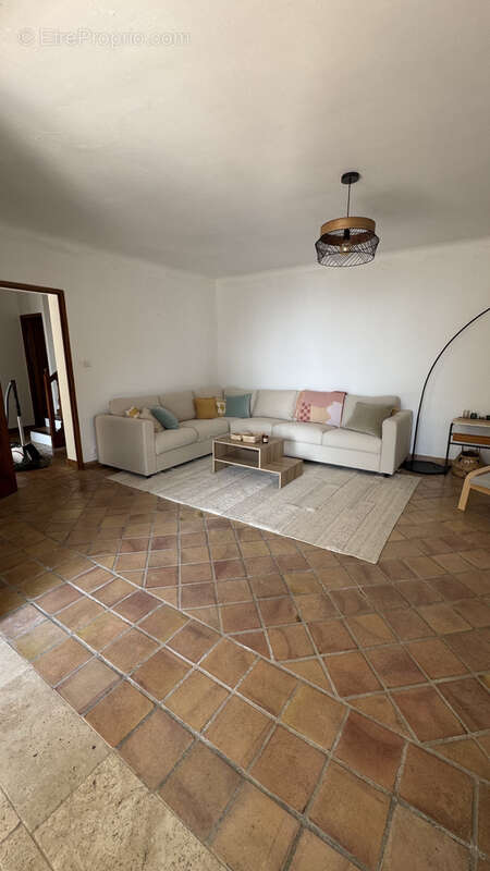 Maison à EZE