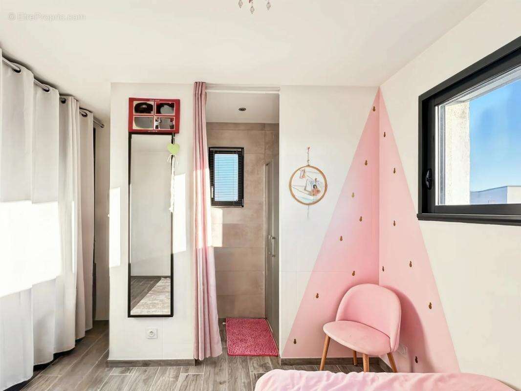 Maison à LES PONTS-DE-CE