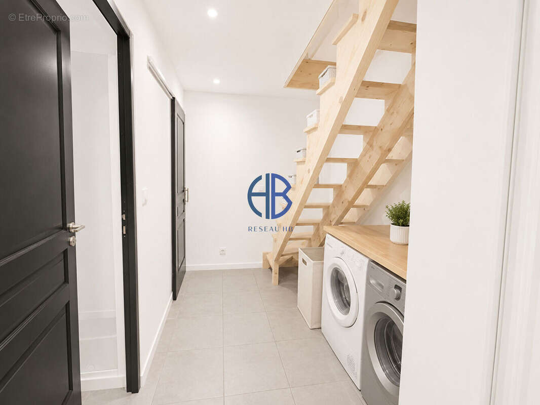 À vendre ! Magnifique maison mitoyenne entièrement rénovée ? 3 chambres ? Grand garage ? Environ 110 m² habitables - photo 6