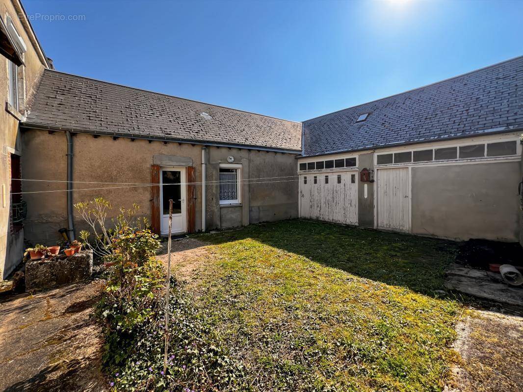 Maison à PERONVILLE
