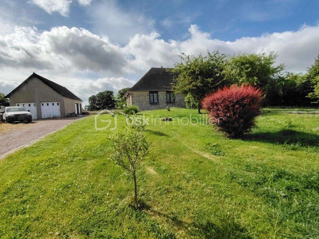 Maison à TEURTHEVILLE-BOCAGE