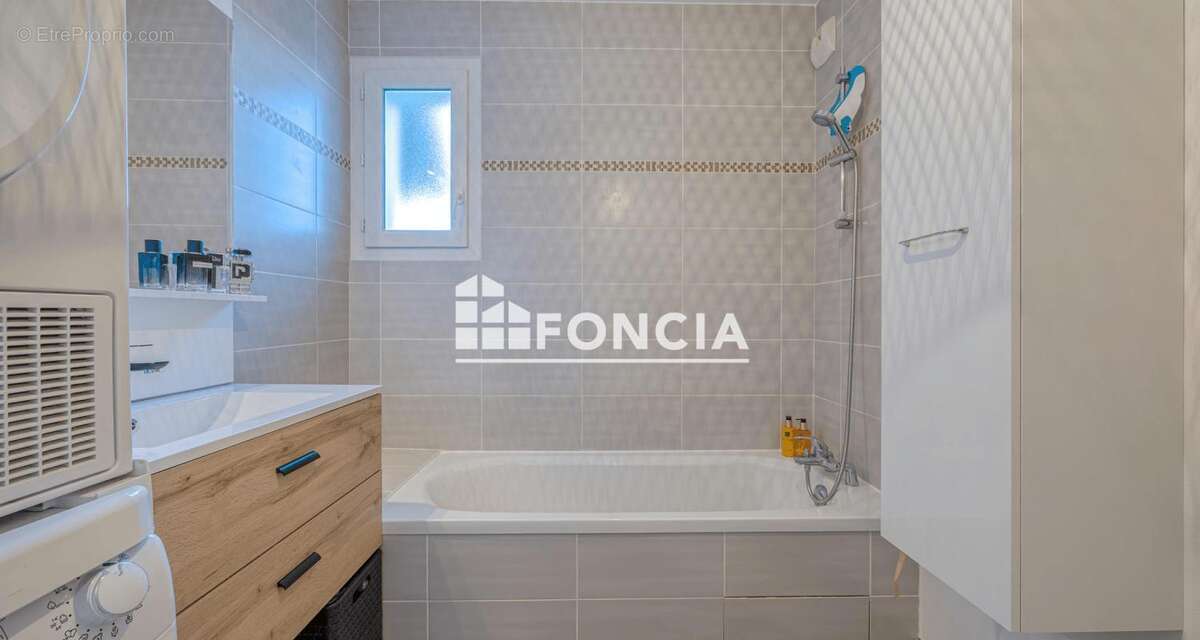Appartement à POISY