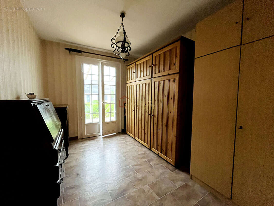 Maison à BELLENGREVILLE