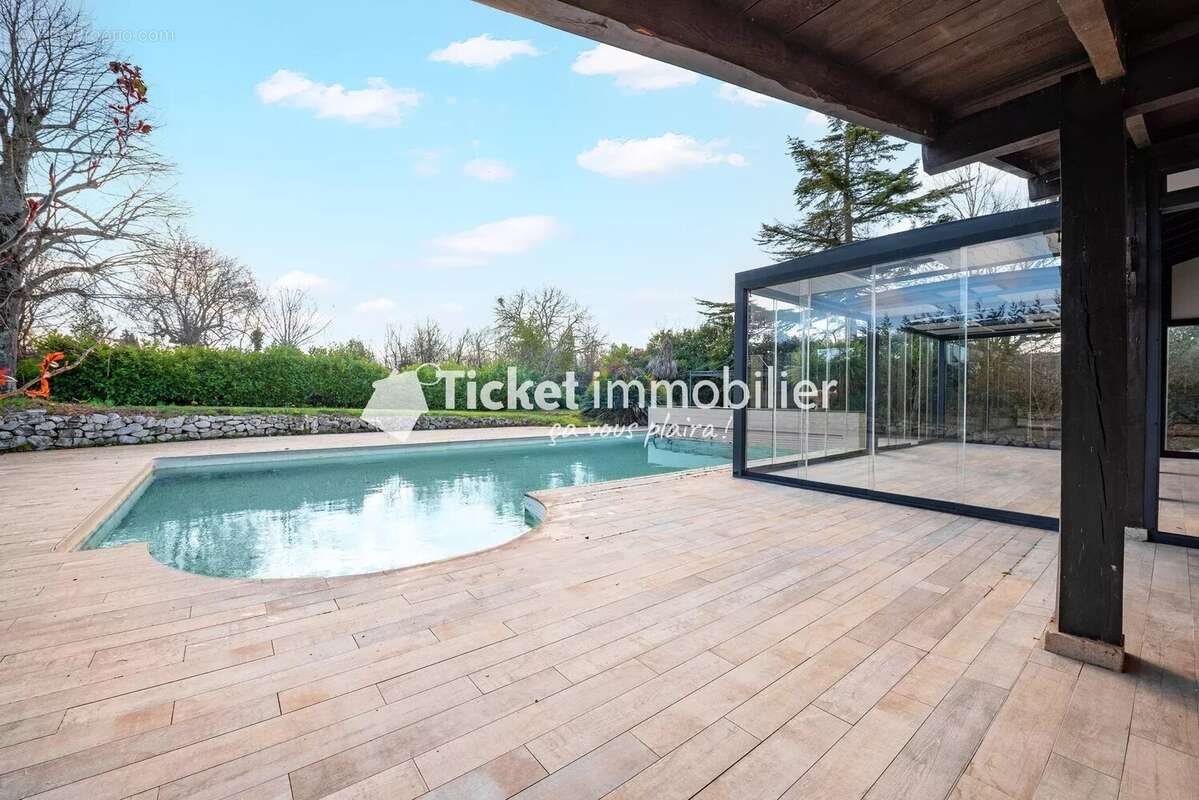 Maison à LE BURGAUD