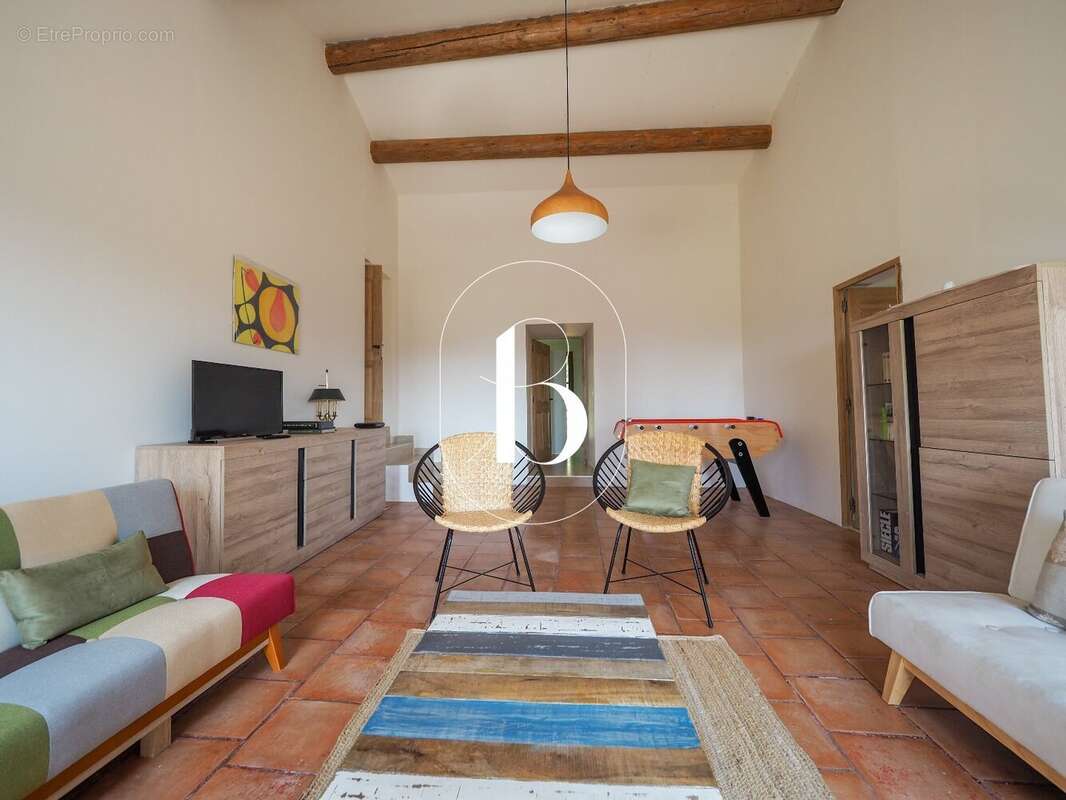 Maison à LAUDUN-L'ARDOISE