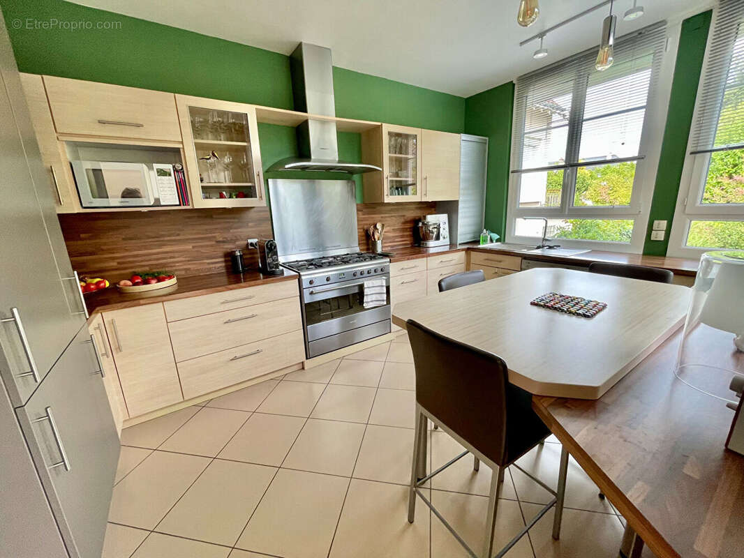 Maison à SAINT-CYR-SUR-LOIRE