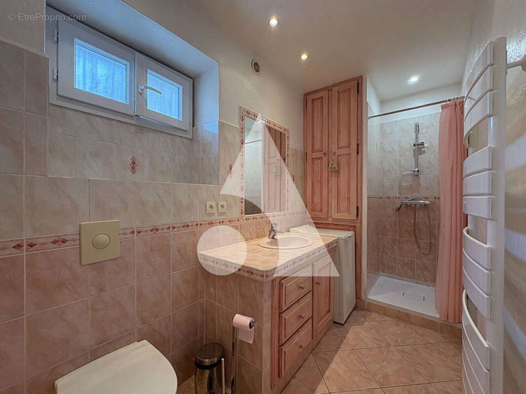 Appartement à LA ROQUETTE-SUR-VAR