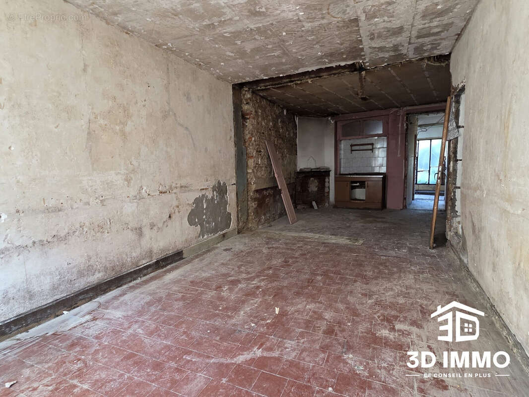 Maison à AVESNES-SUR-HELPE