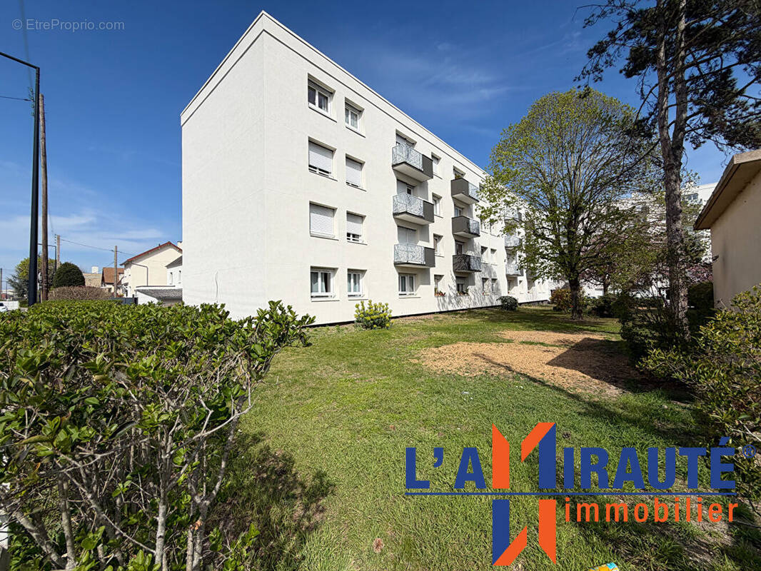 Appartement à SARTROUVILLE