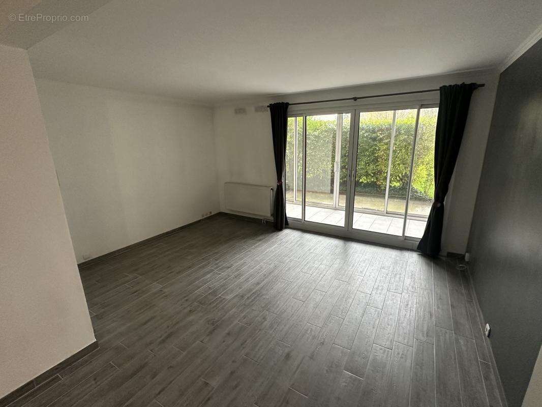 Appartement à MONTIGNY-LE-BRETONNEUX